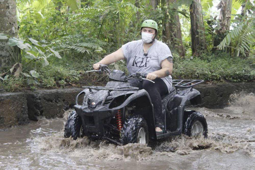 Ivan Gunawan bermain ATV di Bali. (instagram.com/atv_greenbaliadventure)