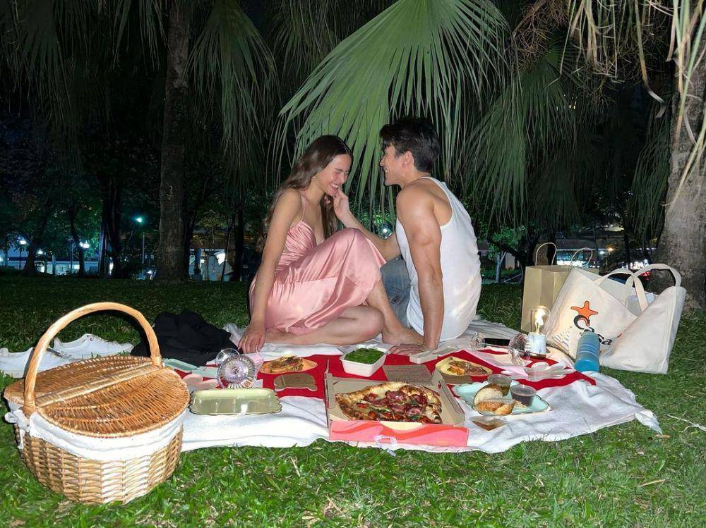 Yaya Urassaya dan Nadech Kugimiya (instagram.com/urassayas)
