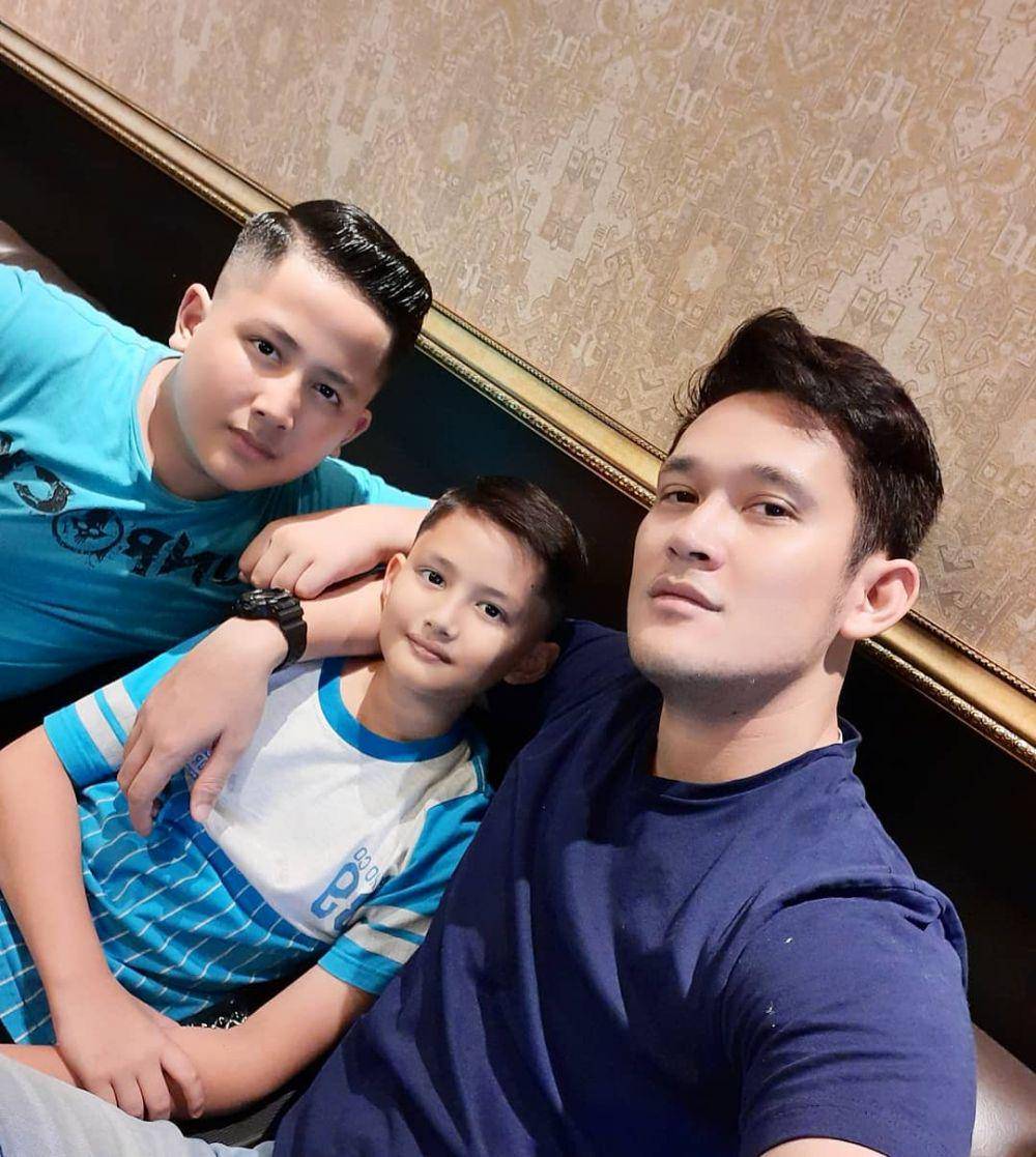potret keluarga Rully Firmansyah (instagram.com/rully_fiss)