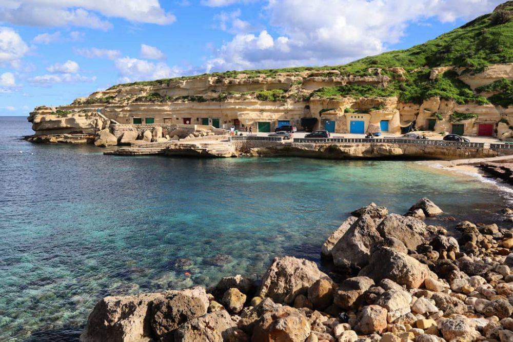 10 Pantai Paling Cantik di Malta, Panoramanya Tak Tertandingi!