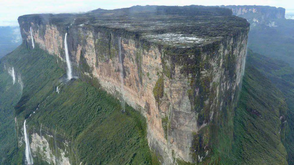 Pemandangan Gunung Kusari di Venezuela. (twitter.com/TarekWiliamSaab)
