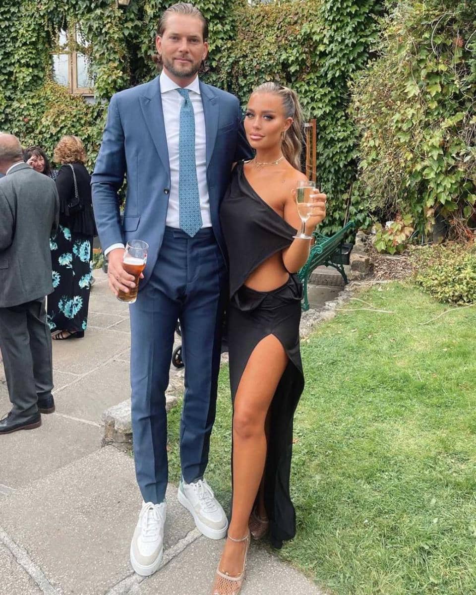 Lottie Tomlinson dan kekasih (instagram.com/mrlewisburton)