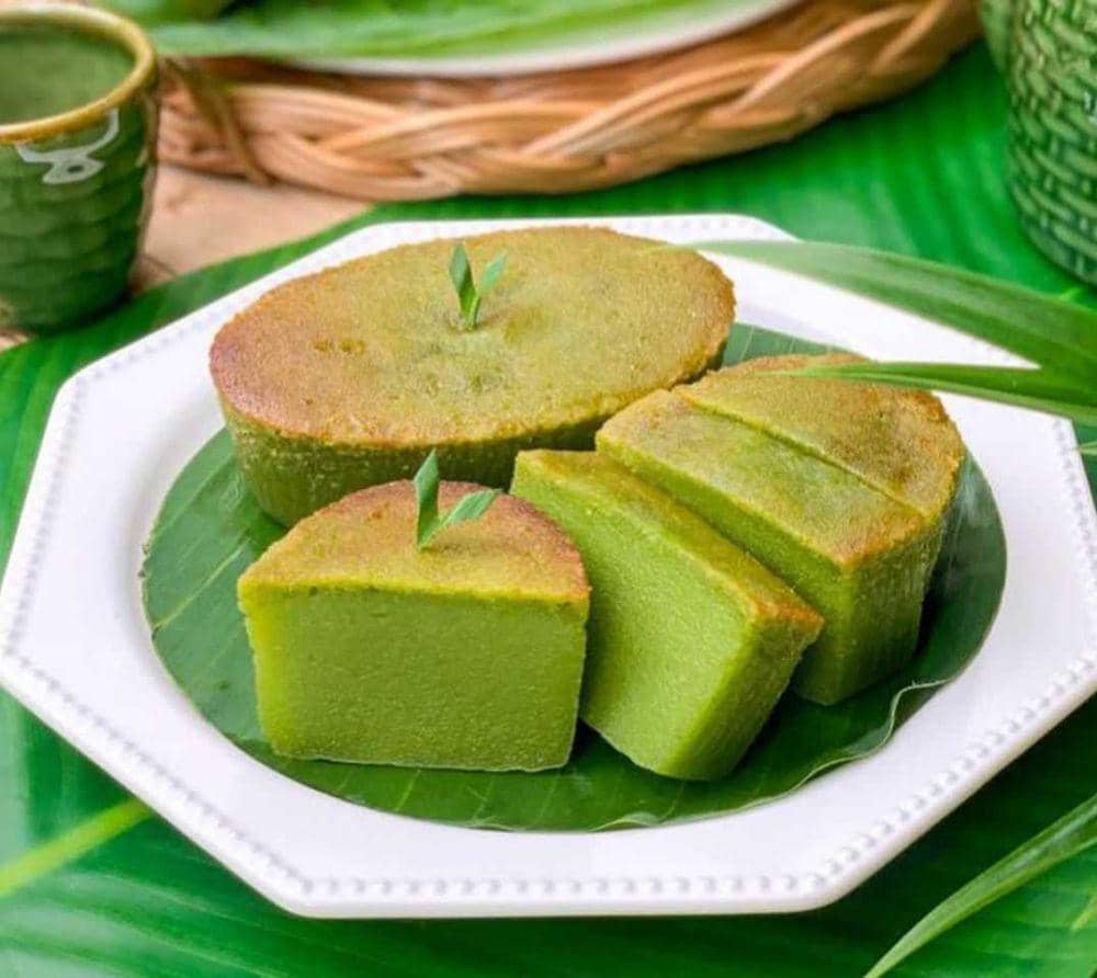 bingka singkong pandan (instagram.com/vitakwee)