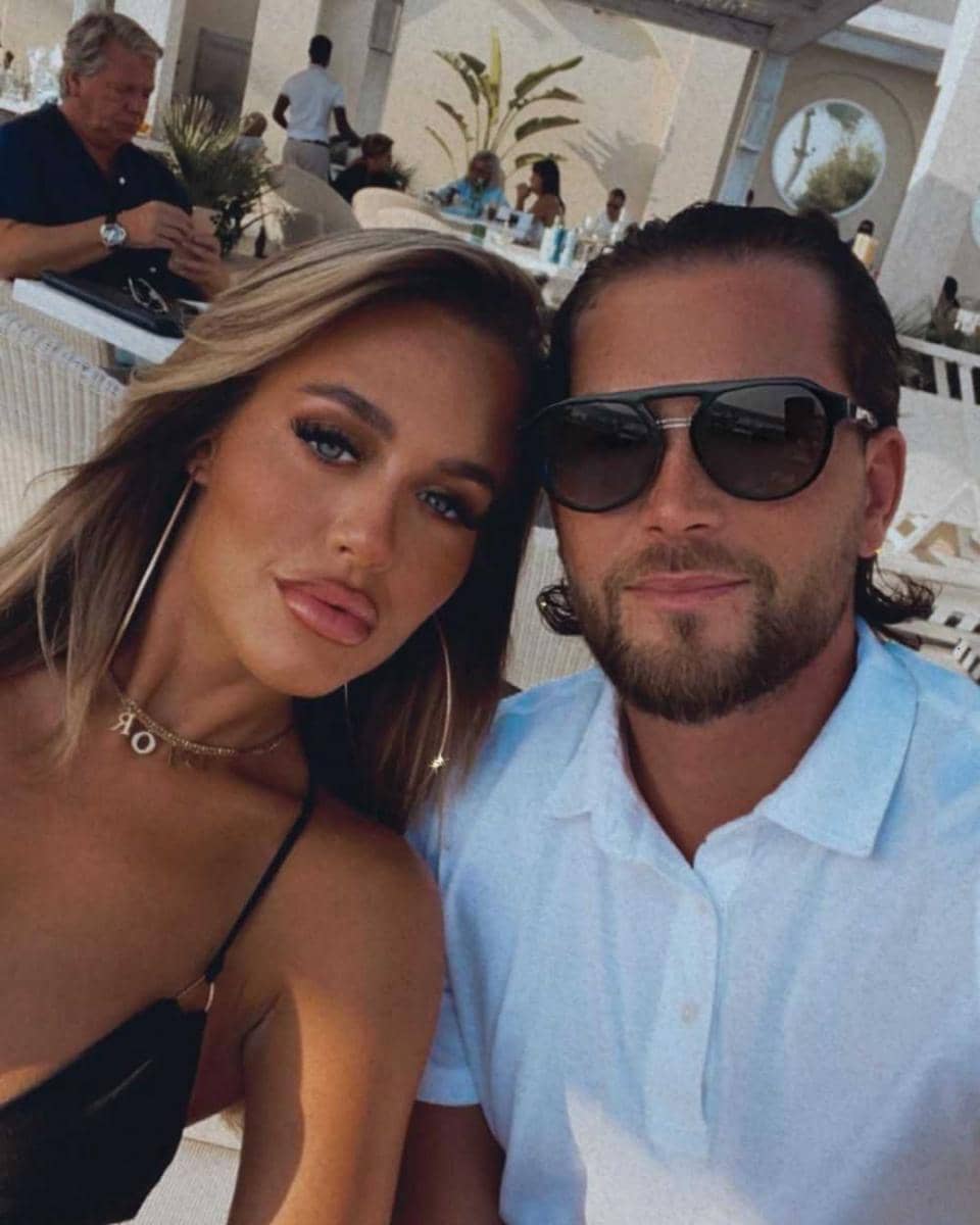 Lottie Tomlinson dan kekasih (instagram.com/mrlewisburton)