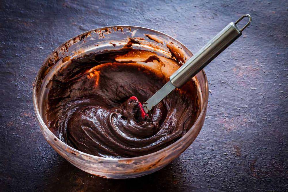 ilustrasi adonan cokelat (istockphoto.com/fcafotodigital)