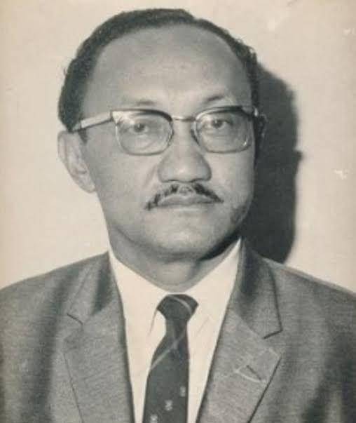 Umar Ismail (ensiklopedia.kemdikbud.go.id)