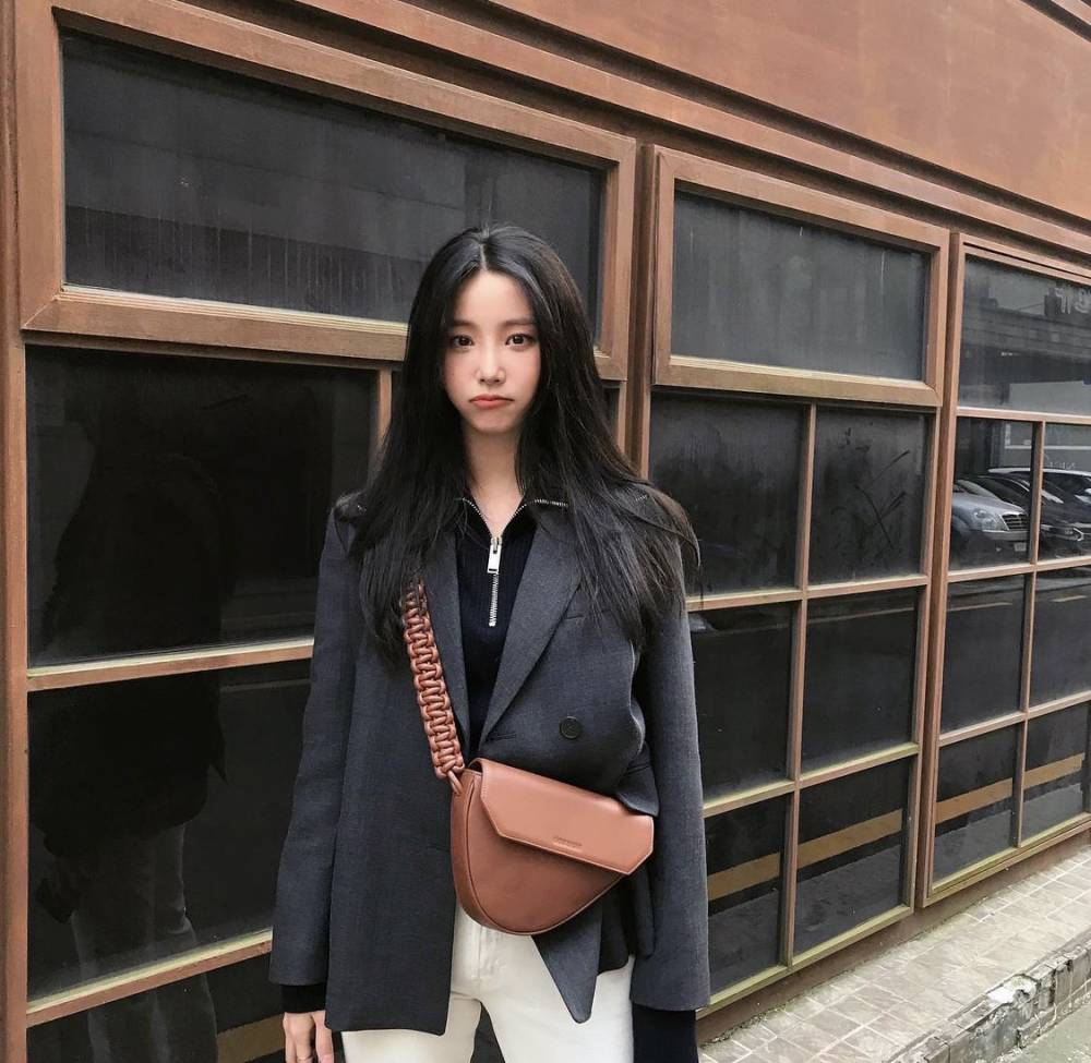 Yeon Woo eks MOMOLAND (instagram.com/chloelxxlxx)