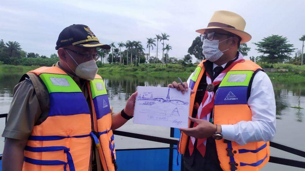 Gubernur Jawa Barat Ridwan Kamil meninjau Situ Tujuh Muara dan lokasi rencana pembuatan alun-alun wilayah barat di Kecamatan Bojongsari, Kota Depok (Dok. Istimewa)
