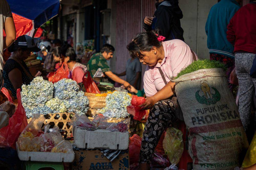 gambar suasana pasar di Indonesia (pexels.com/Nyomanalex Candra)