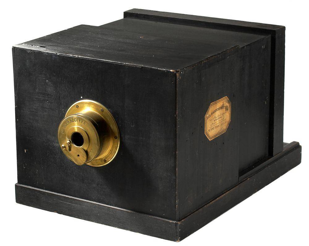 Kamera Daguerreotype (commons.wikimedia.org)