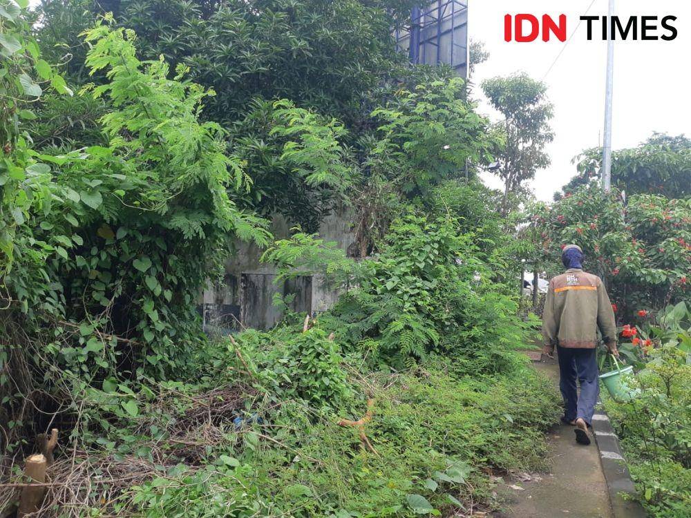Bangunan terbengkalai yang disebut Gmaps 'Markas Gerwani'. IDN Times/Ardiansyah Fajar.