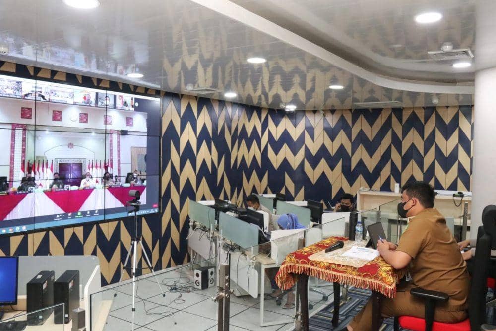 Wali Kota Medan, Muhammad Bobby Afif Nasution saat melakukan rakor secara virtual (Dok. Istimewa)