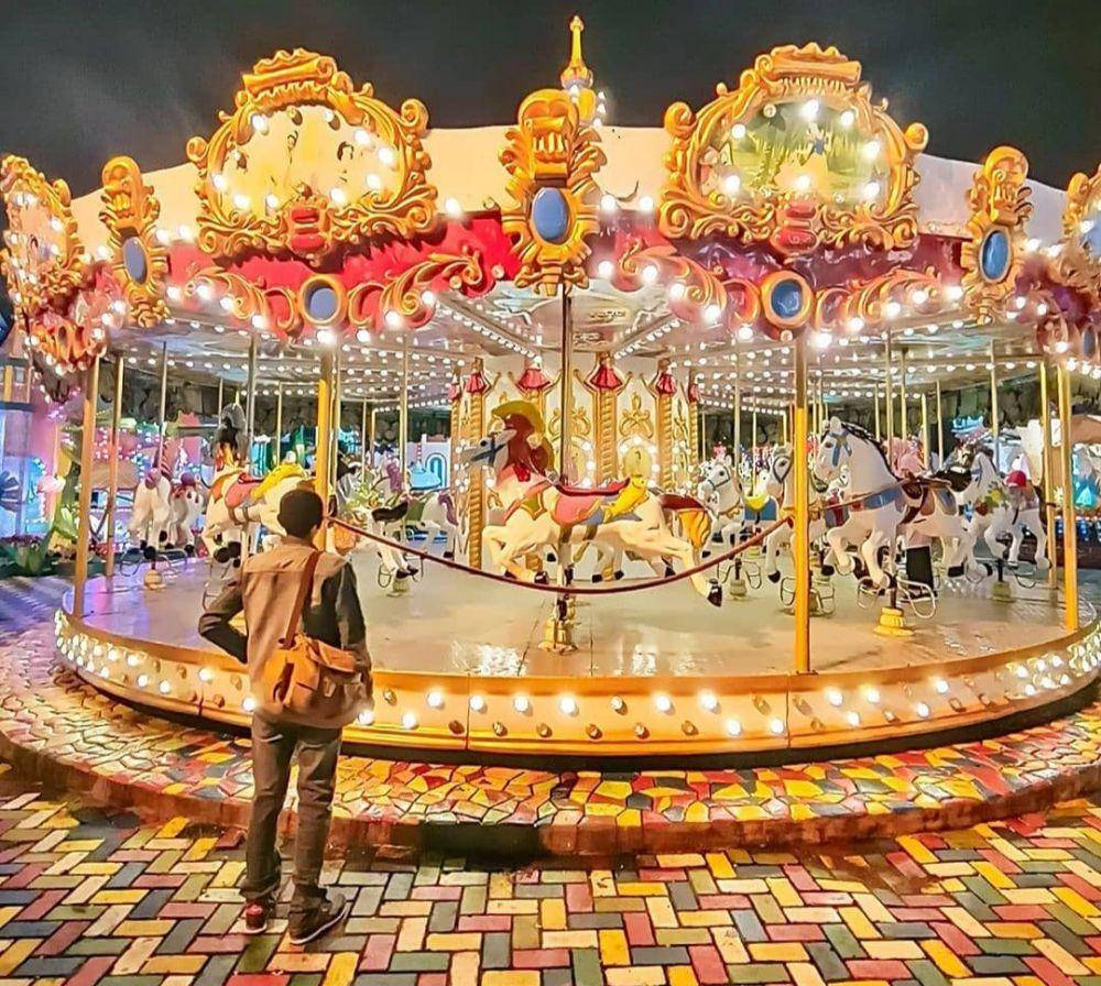Malang Night Paradise (instagram.com/yoiki_malang)