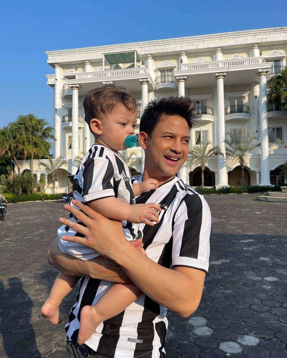 Lucky Perdana dan buah hati (instagram.com/_luckyperdana)