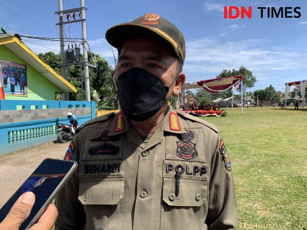 Kepala Banpol PP Kota Bandar Lampung, Suhardi Syamsi. (IDN Times/Rohmah Mustaurida).
