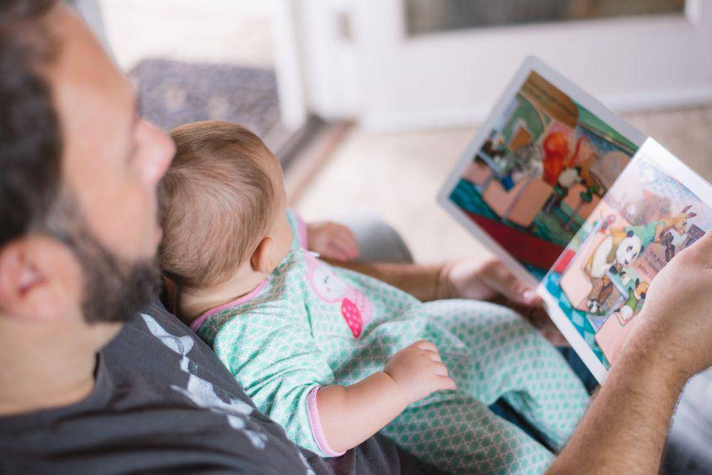 ilustrasi ayah dan anak (unsplash.com/@picsea)