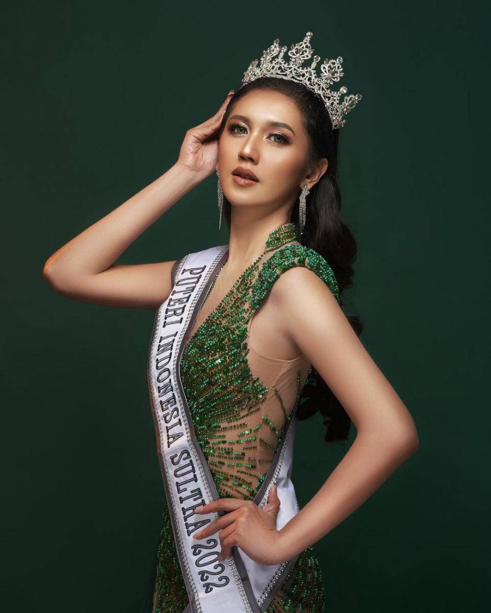 Finalis Puteri Indonesia 2022 (Instagram.com/arinarezkyanaa)
