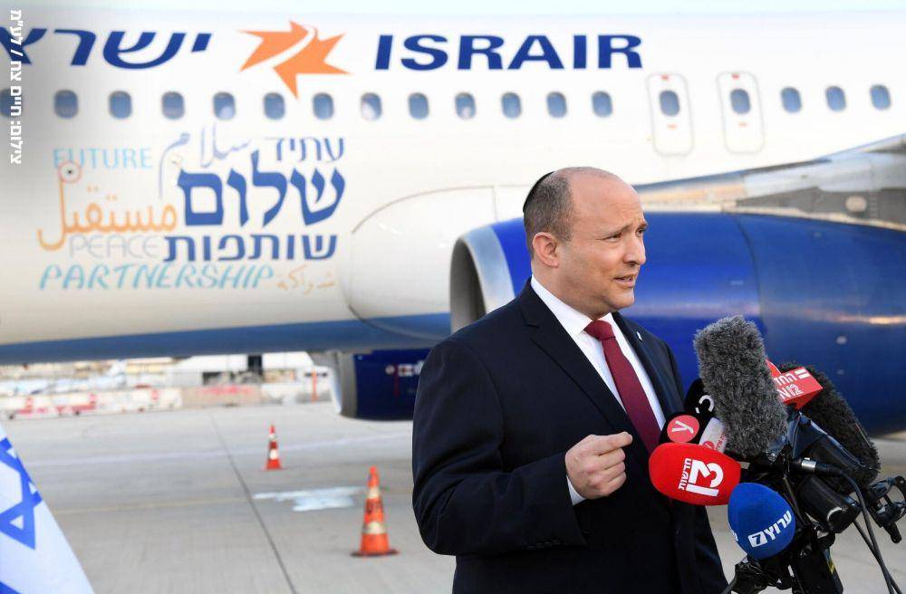 PM Israel, Naftali Bennett, sebelum berangkat ke Bahrain. (twitter.com/Naftali Bennett)