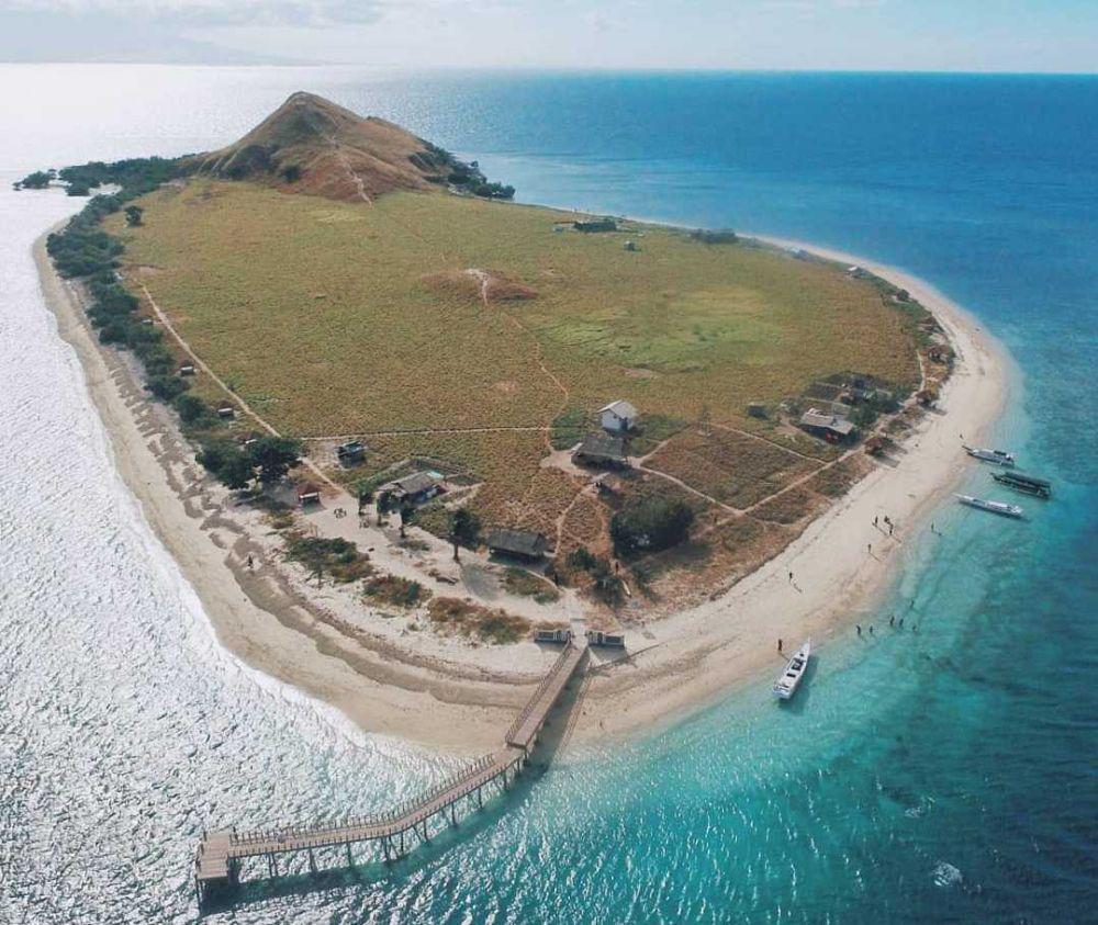 9 Panorama Kenawa, Pulau Asri Tak Berpenghuni di Sumbawa