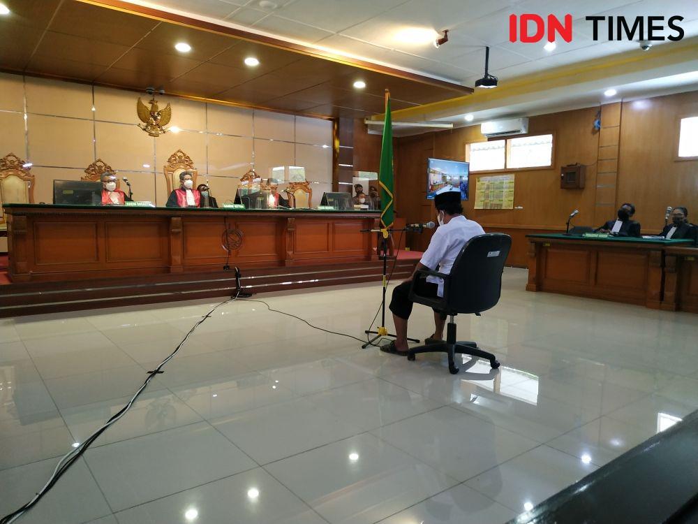 Divonis Penjara Seumur Hidup, Herry Wirawan Belum Mau Bersikap