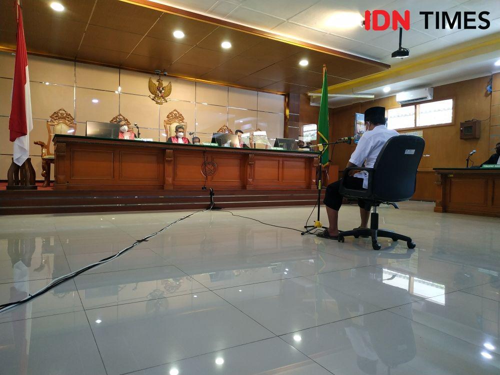 [BREAKING] Herry Wirawan Pemerkosa Santriwati Divonis Seumur Hidup