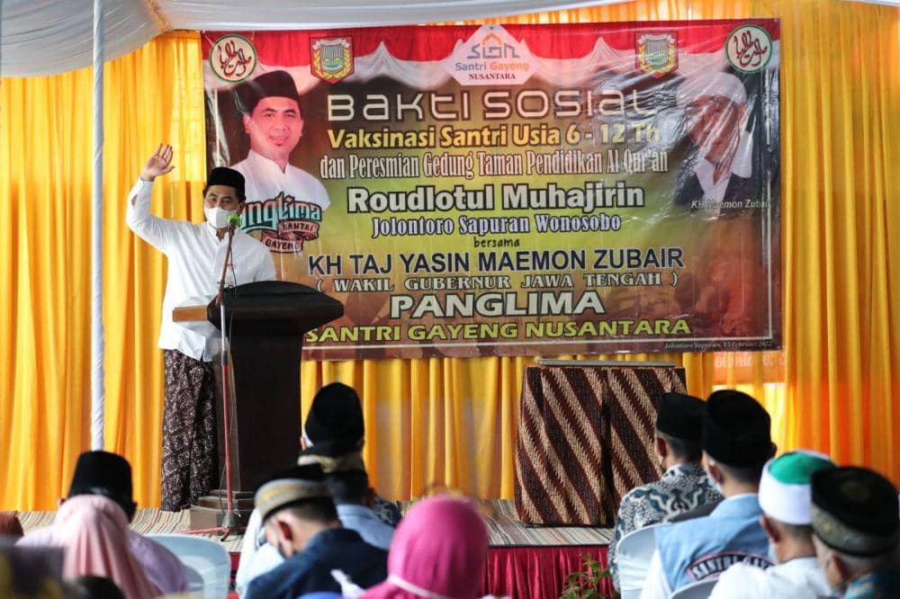 Wakil Gubernur Jawa Tengah Taj Yasin Maimoen berbicara dalam acara vaksinasi santri. (IDN Times/Humas Wagub Jateng)