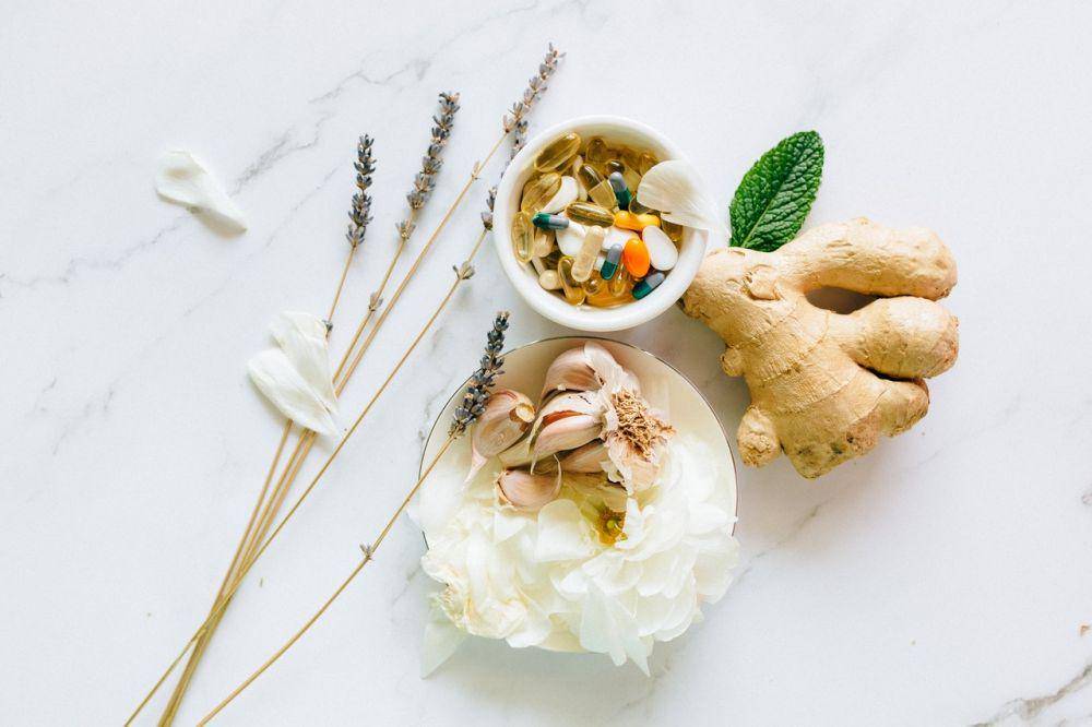 ilustrasi suplemen herbal (pexels.com/Nataliya Vaitkevich)