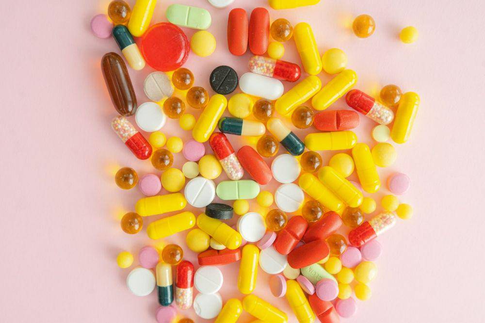 ilustrasi obat (pexels.com/SHVETS production)