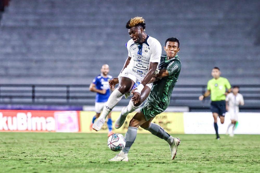 Pertandingan PSIS Semarang melawan Persib Bandung di laga pekan ke-25 BRI Liga 1 2021/2022 di Stadion Kapten I Wayan Dipta Gianyar Bali, Selasa (15/2/2022). (dok. PSIS Semarang)