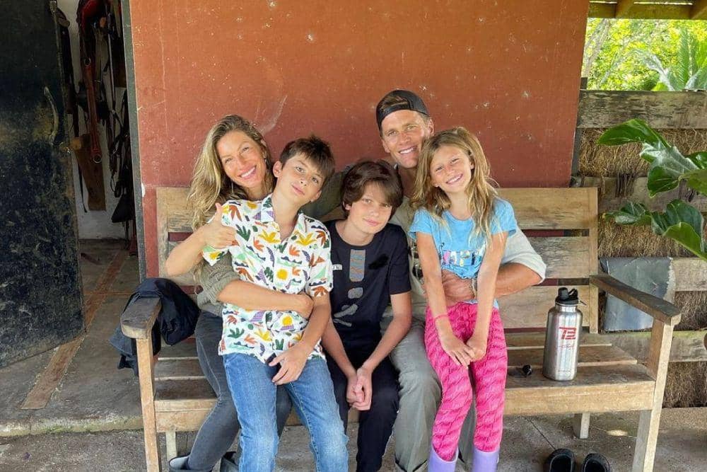 9 Potret Tom Brady yang Family Man Abis, Bikin Meleleh!