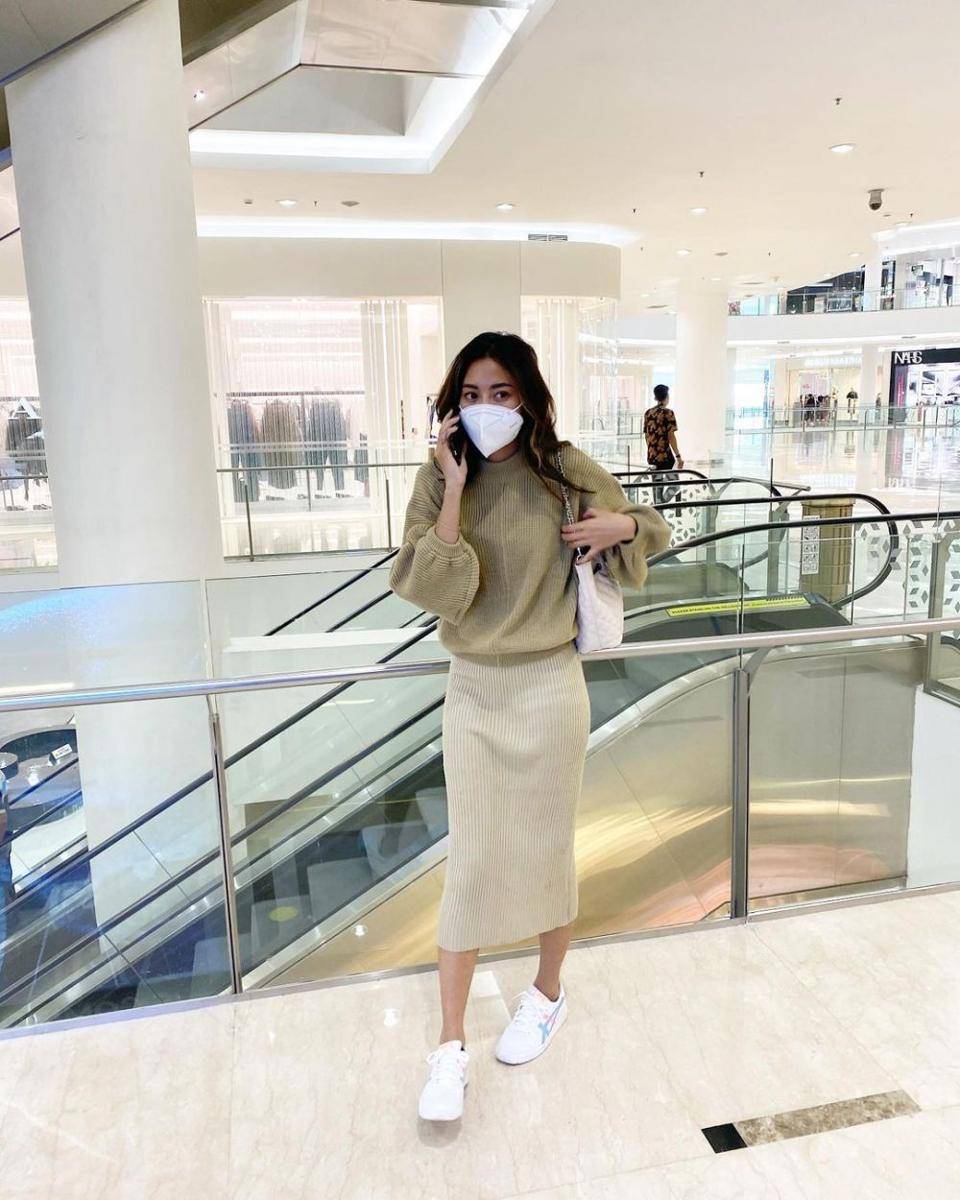 outfit ala Widi Vierratale (instagram.com/_widikidiw_)