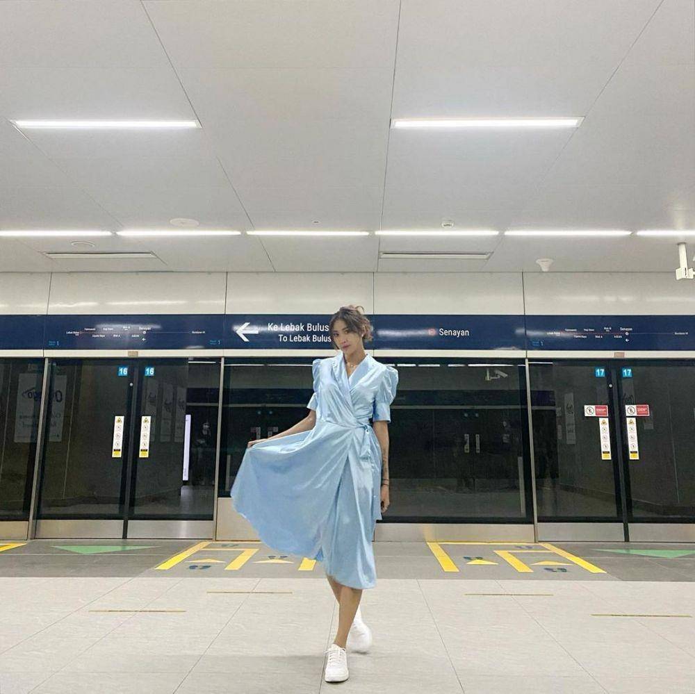 outfit ala Widi Vierratale (instagram.com/_widikidiw_)