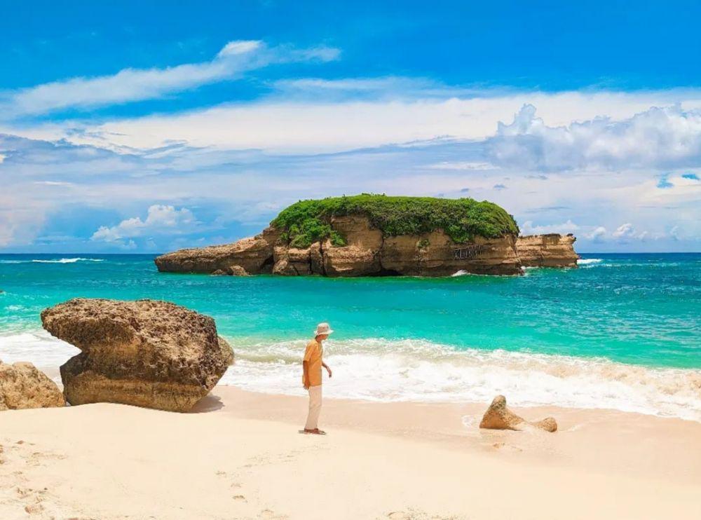 Pantai Kura-kura Lombok (instagram.com/wanderlustguys_)