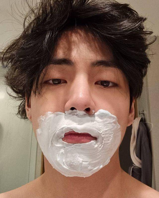 potret V BTS (instagram.com/thv)