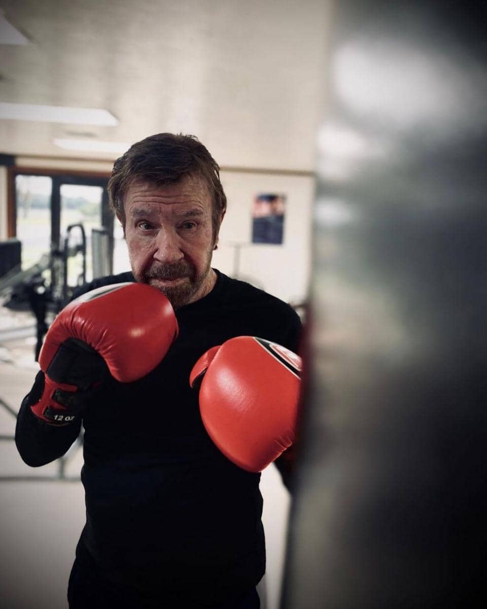Chuck Norris (instagram.com/chucknorris)