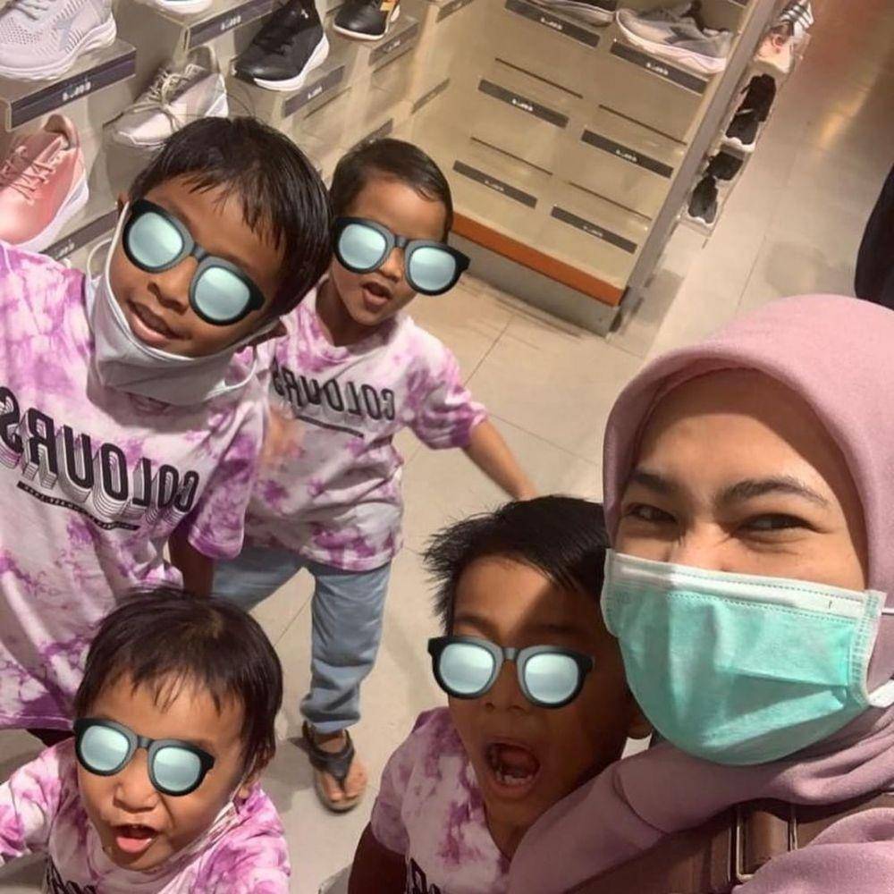 Mommy ASF penulis Layangan Putus (instagram.com/ecaprasetya)