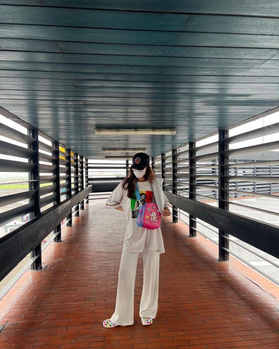 outfit ala Widi Vierratale (instagram.com/_widikidiw_)