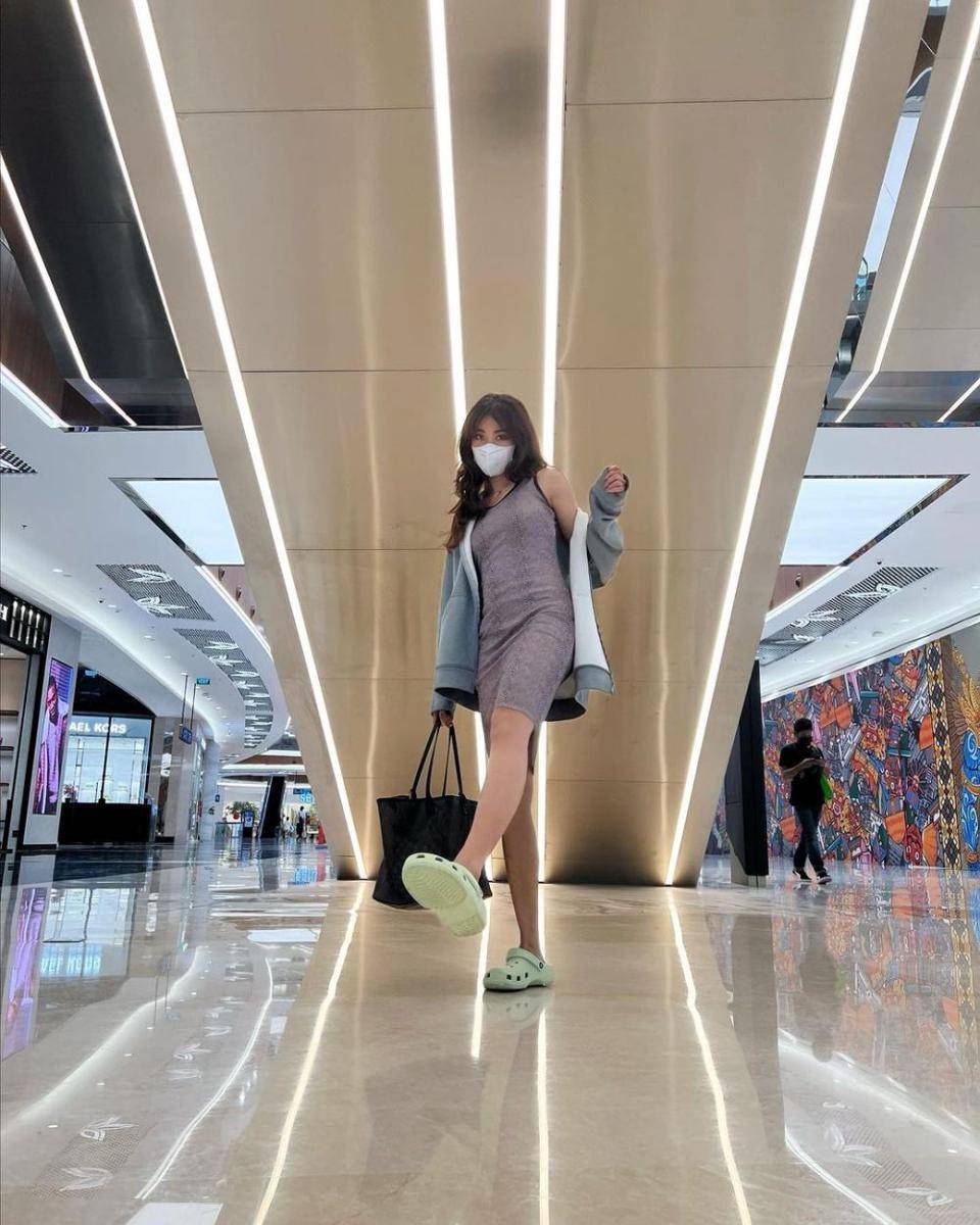 outfit ala Widi Vierratale (instagram.com/_widikidiw_)
