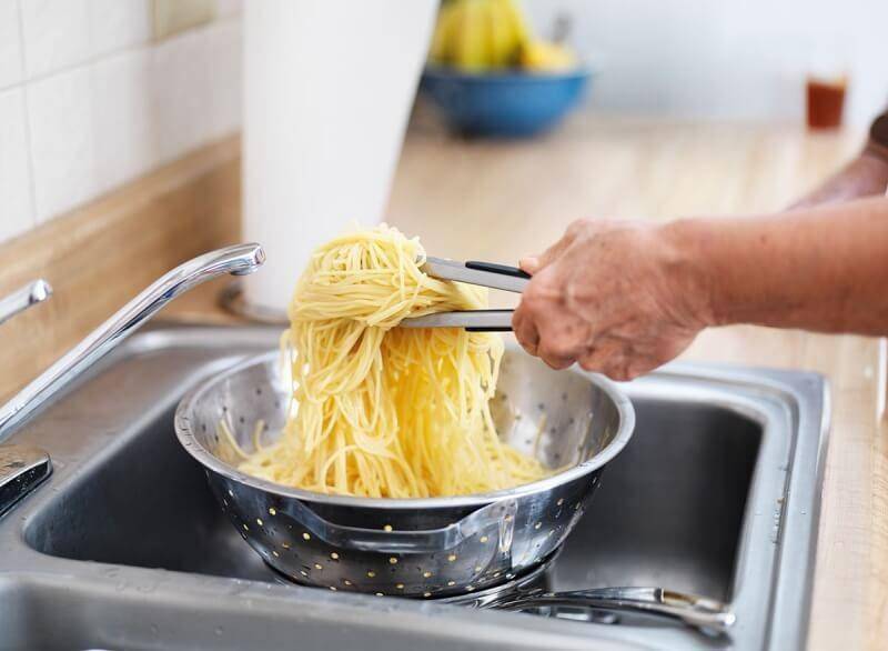 Kesalahan yang Sering Dilakukan saat Memasak Pasta (eatthis.com)
