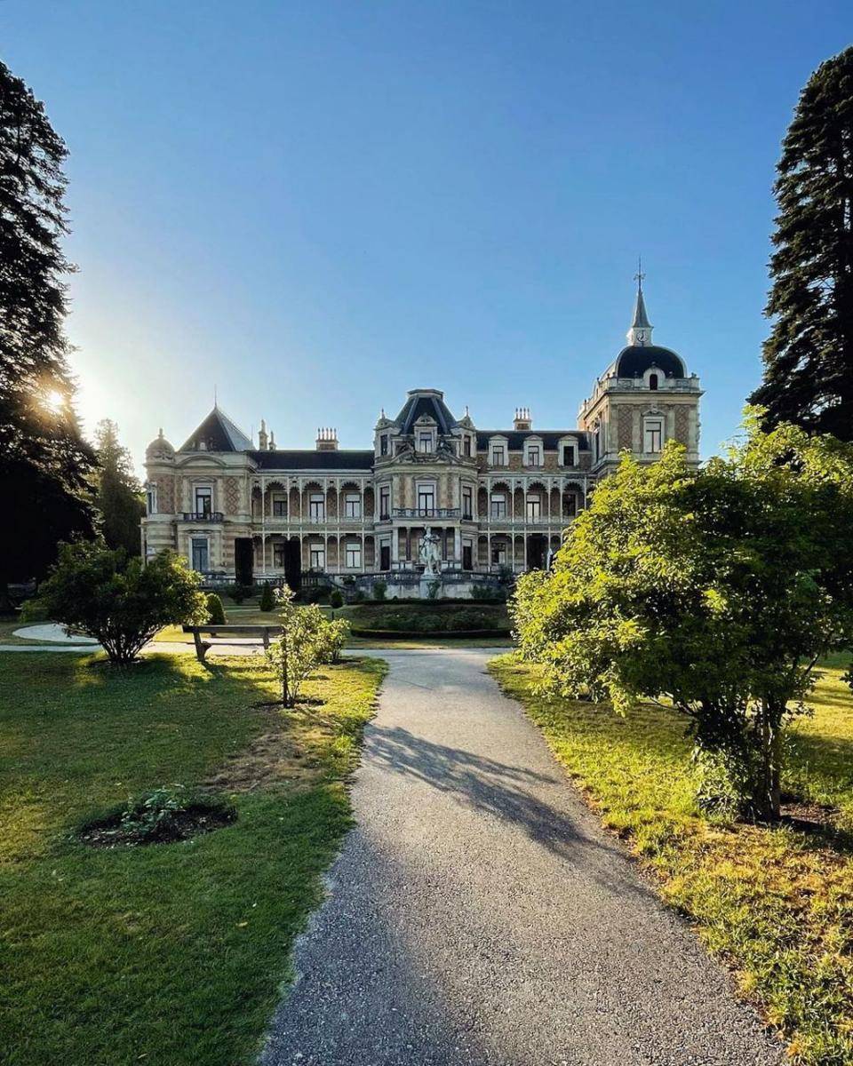potret Hermesvilla Castle (instagram.com/arkwis89)