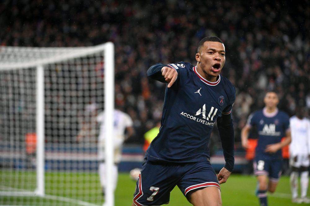 Selebrasi Kylian Mbappe setelah mencetak gol ke gawang Real Madrid di babak 16 besar Liga Champions. (twitter.com/SquawkaNews)