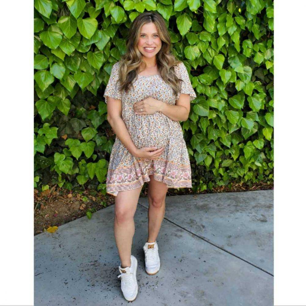 Danielle Fishel (instagram.com/daniellefishel)