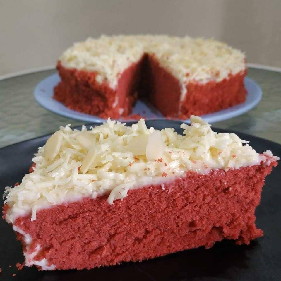 10 Jajanan Lokal yang Enak Dipadukan dengan Red Velvet, Pernah Coba?