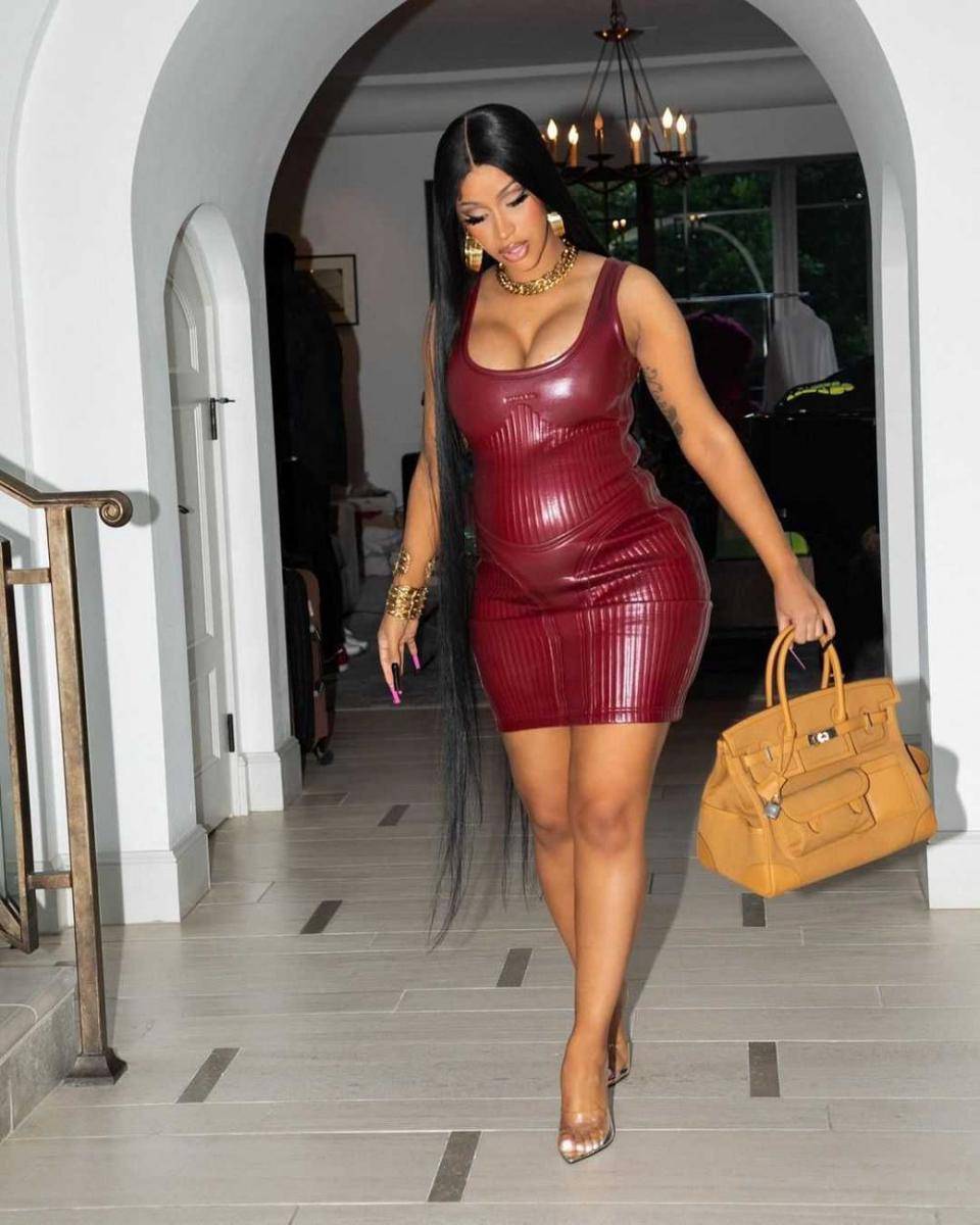 Cardi B (instagram.com/iamcardib)