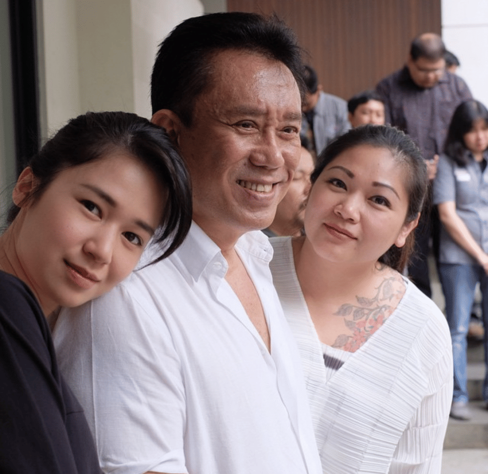Laura Basuki dengan ayah mertuanya (instagram.com/leosandjaja)