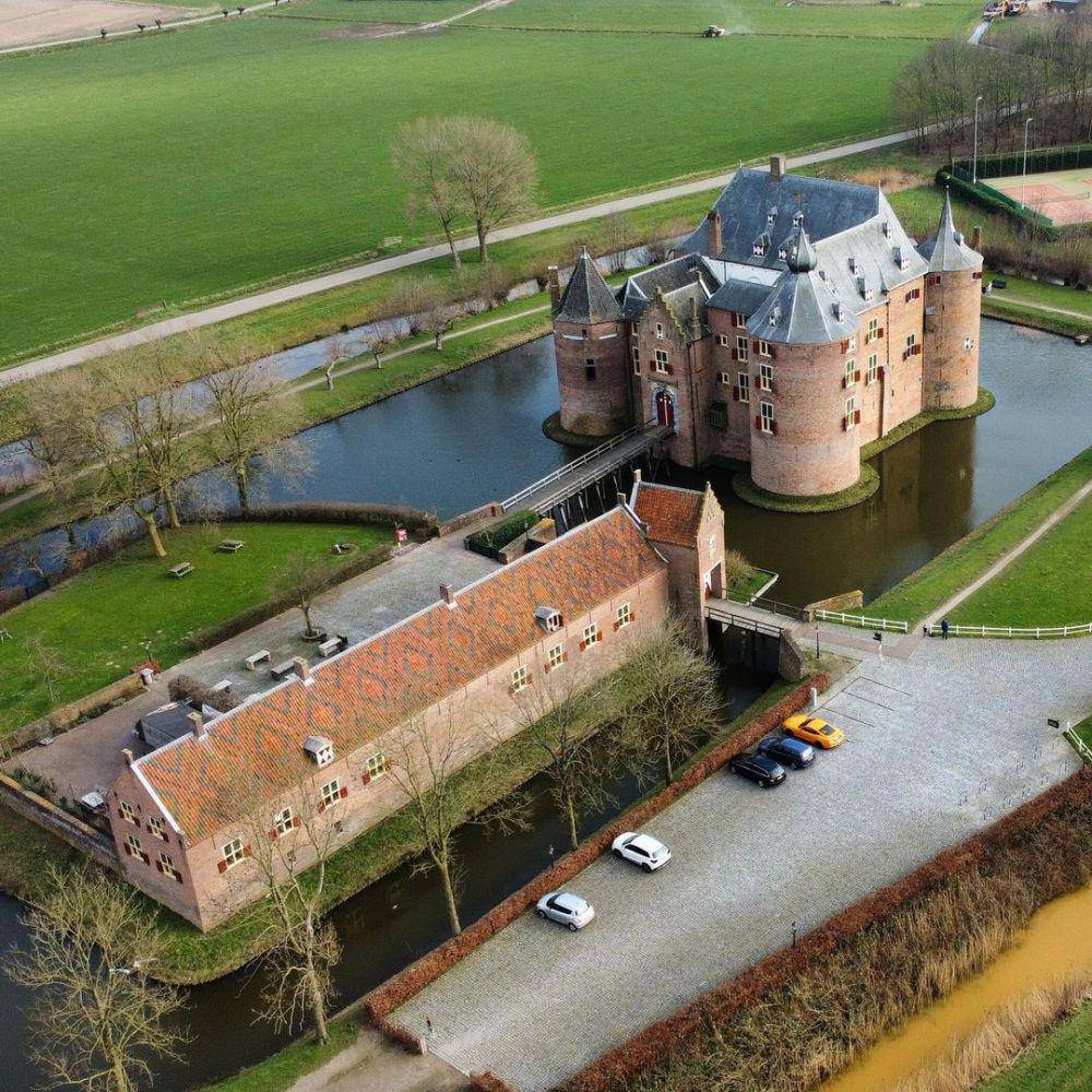potret Ammersoyen Castle (instagram.com/niderlandow126p)