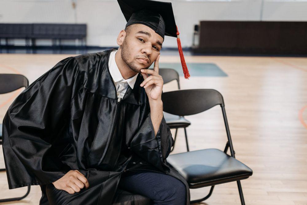 Sedih Setelah Wisuda? 5 Tanda Post-Graduation Depression