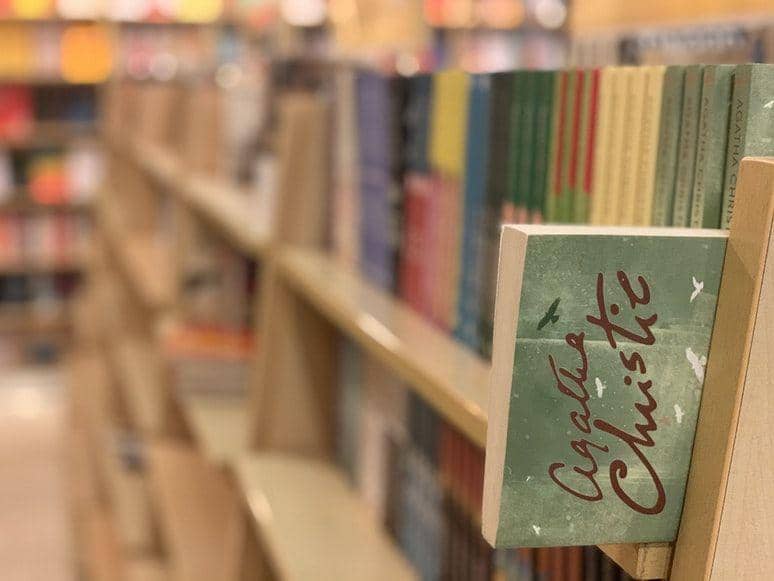 5 Lokasi Membaca Buku Sepulang Bekerja, Stress Relief | IDN Times