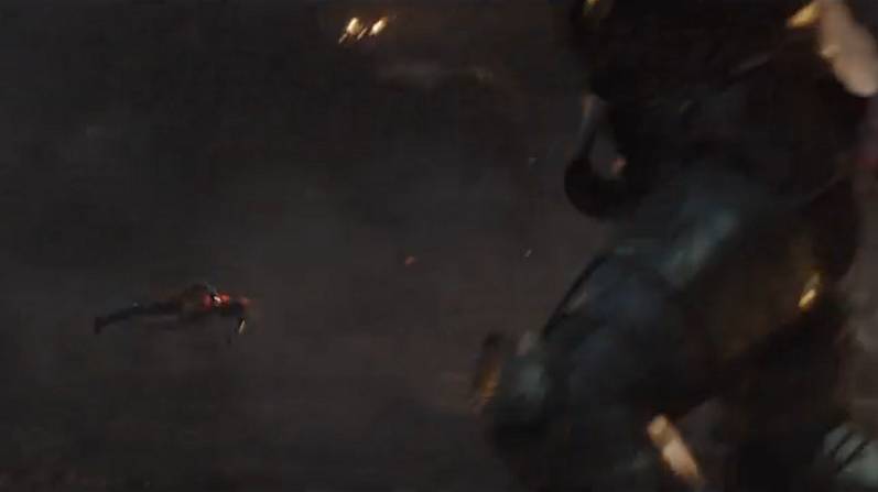 Thanos melempar Captain Marvel. (Dok. Marvel Studio/Avengers: Endgame)