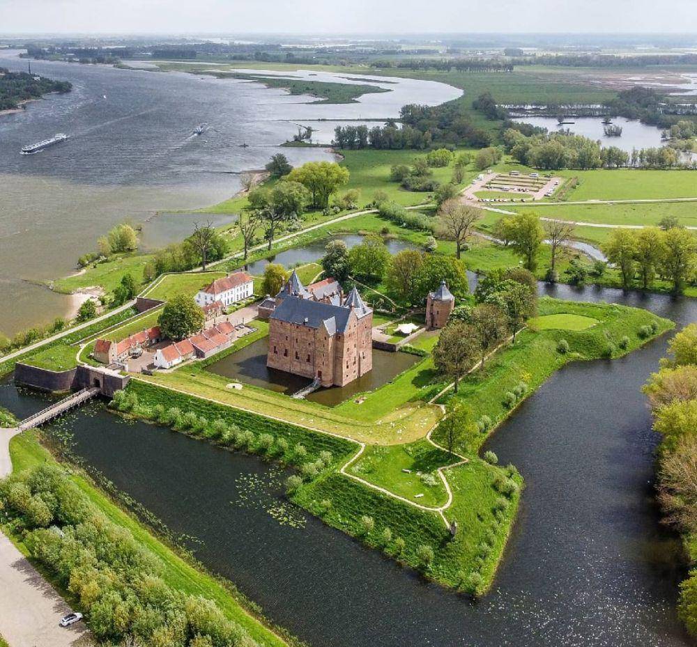 potret Slot Loevestein (instagram.com/travelshot.nl)